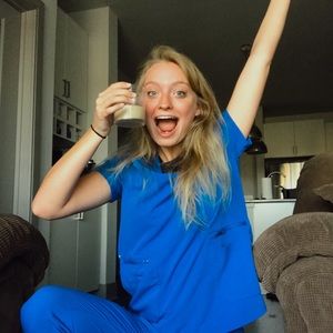 Meet your Posher, Caitlin